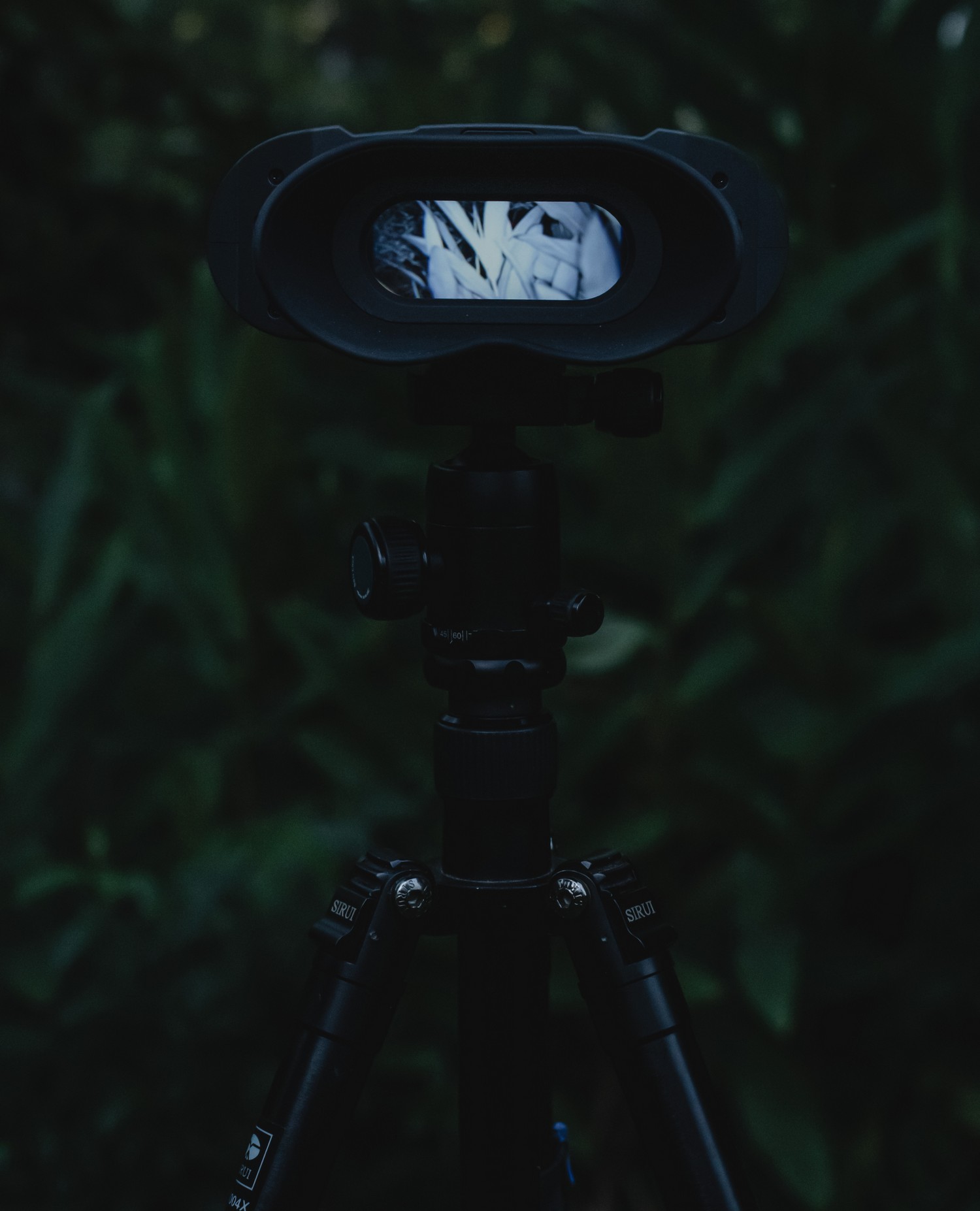 การมองเห็นได้ในเวลากลางคืน NVB 200 - สลับโหมดกลางวันและกลางคืนแบบคู่อัตโนมัติ