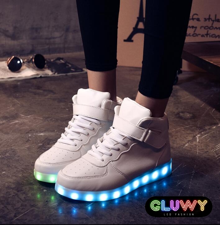รองเท้าบูท LED ส่องแสงสีขาว